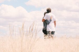 婚約破棄された男性は慰謝料を請求される場合、どう対処すべきか？