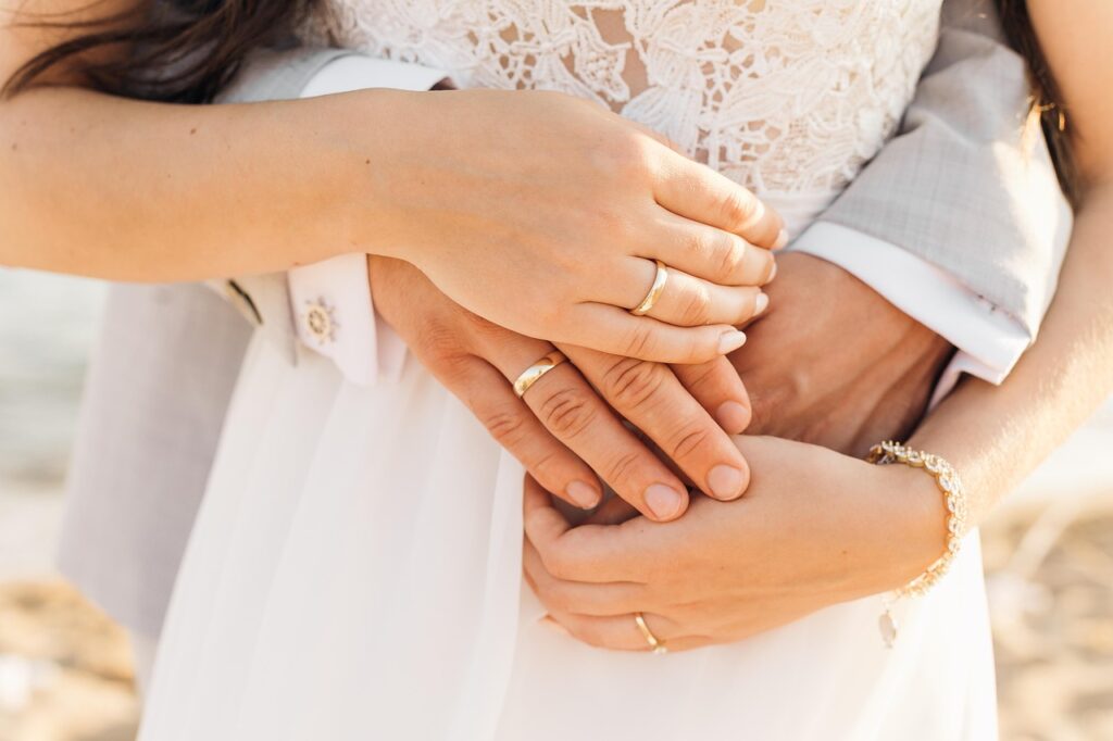 婚約者が浮気した相手に請求できる慰謝料の相場は？